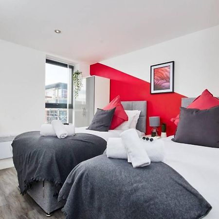 Stylish 2 Bed Apartment With Free Parking, Close To City Centre By Hass Haus Manchester Bagian luar foto
